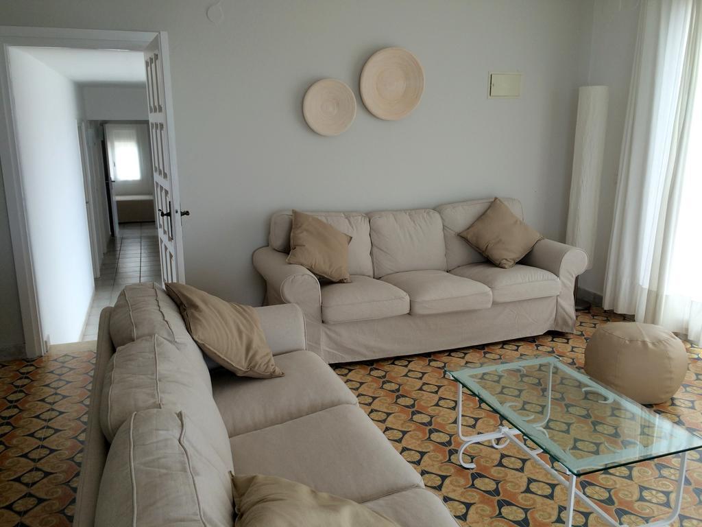 סנט מרטי ד'אמפורייס Apartaments La Palmera, Terrace & Pool מראה חיצוני תמונה